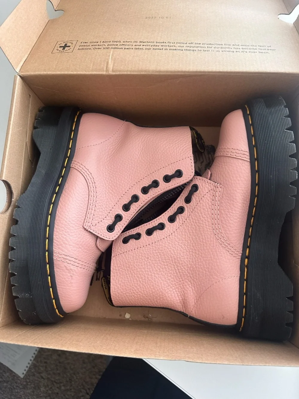 Doc Martens Sinclair - Picture 2 of 8